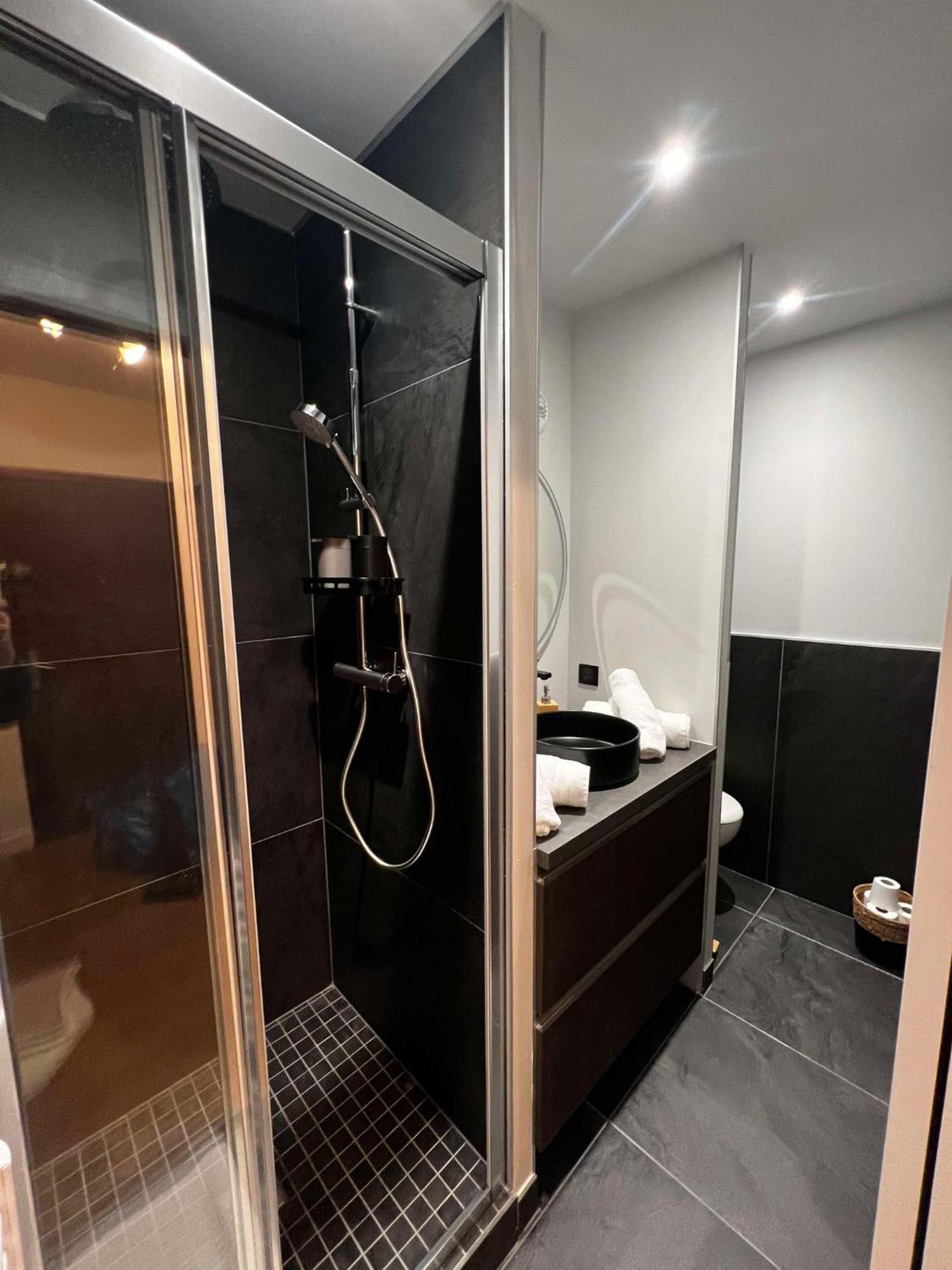אקס-לה-באינס Appartement Le Flamboyant - Wifi - Central - Cosy מראה חיצוני תמונה